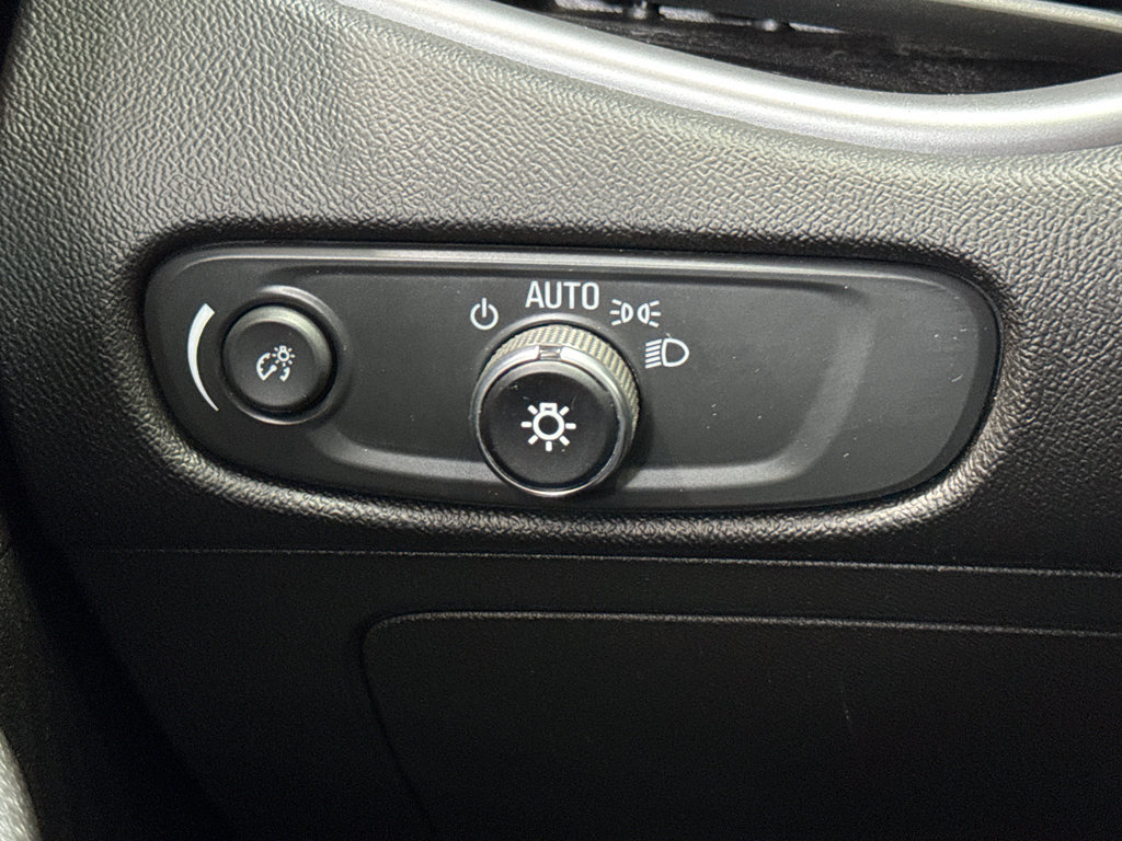 Used 2024 Chevrolet Malibu LT FWD image 29