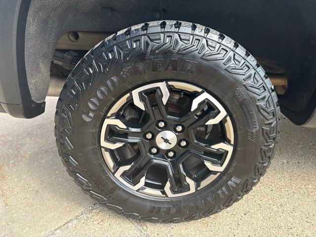 Certified 2022 Chevrolet Silverado 1500 ZR2 w/ Technology Package image 11