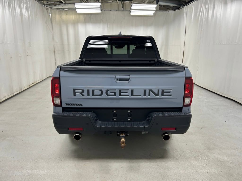 Used 2025 Honda Ridgeline Black Edition image 5