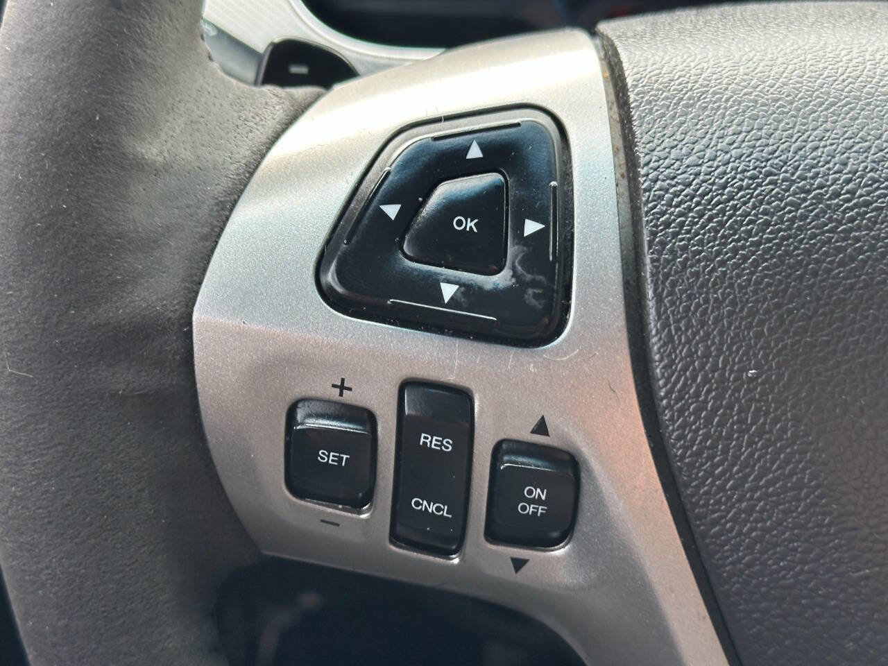 Used 2017 Ford Taurus SHO w/ Sho Performance Package image 26