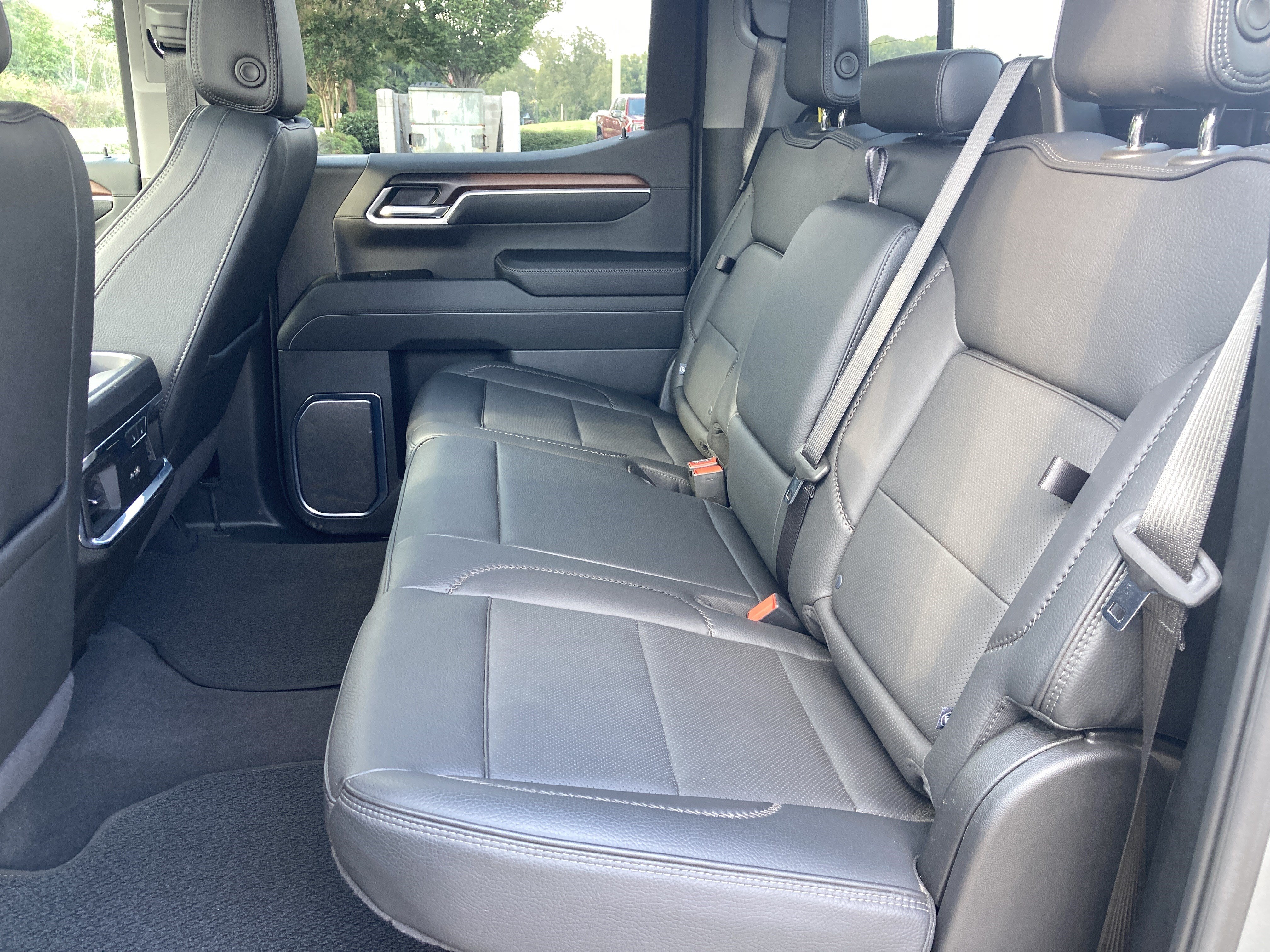 Used 2025 GMC Sierra 1500 Denali AWD/4WD image 16