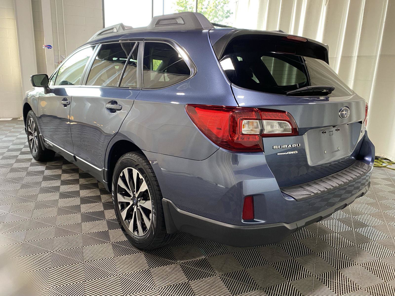 Used 2015 Subaru Outback 2.5i Limited AWD/4WD image 5