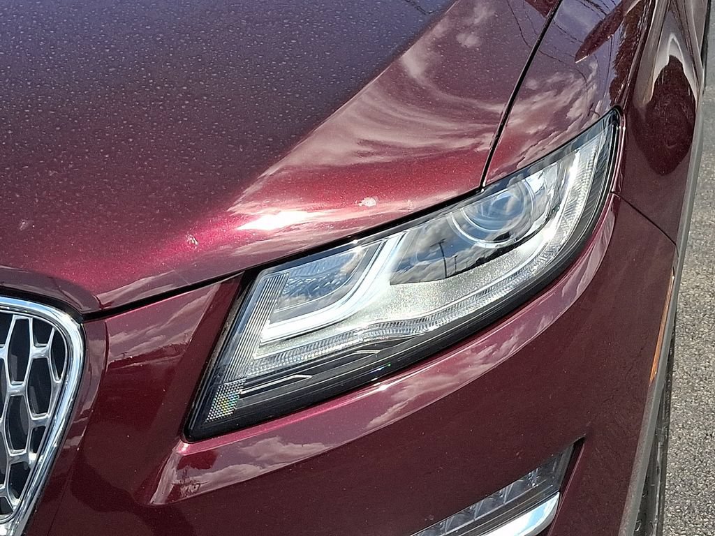 Certified 2019 Lincoln MKC Reserve w/ MKC Climate Package AWD/4WD image 8