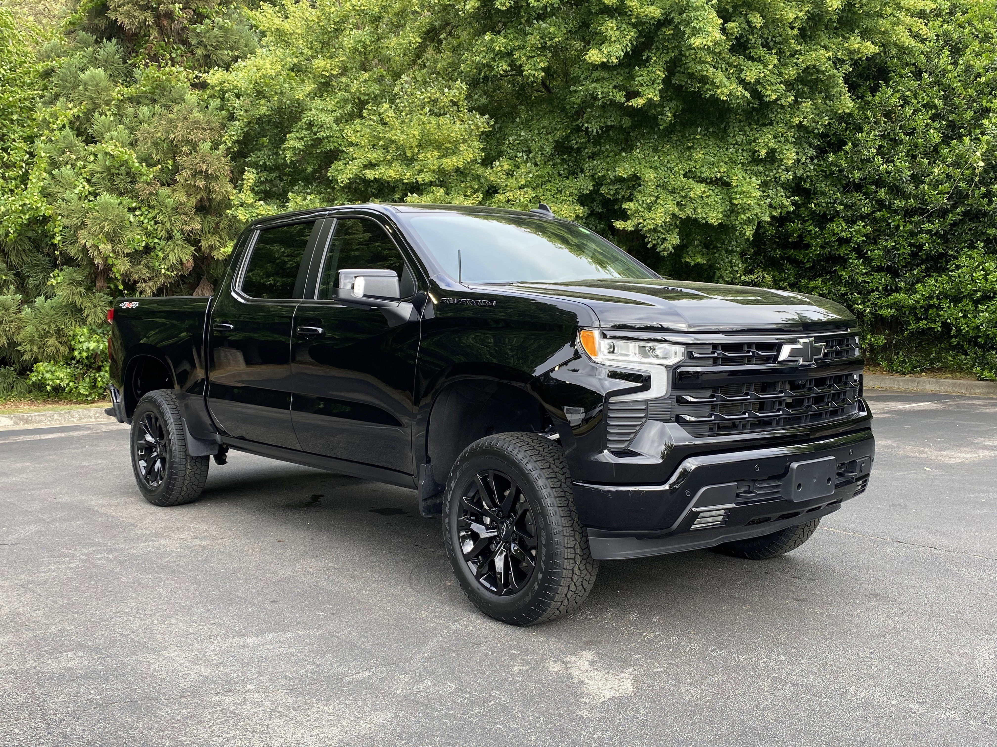 Used 2024 Chevrolet Silverado 1500 RST w/ Convenience Package II AWD/4WD image 2