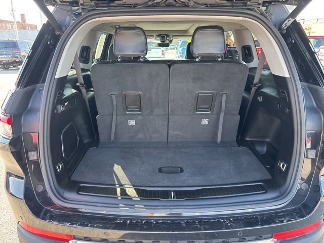 Used 2022 Jeep Grand Cherokee L Limited w/ Luxury Tech Group II image 36