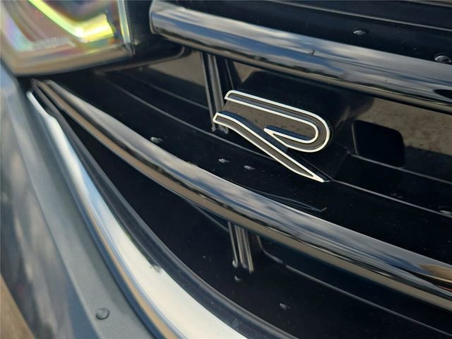 Used 2023 Volkswagen Tiguan SE R-Line FWD image 3