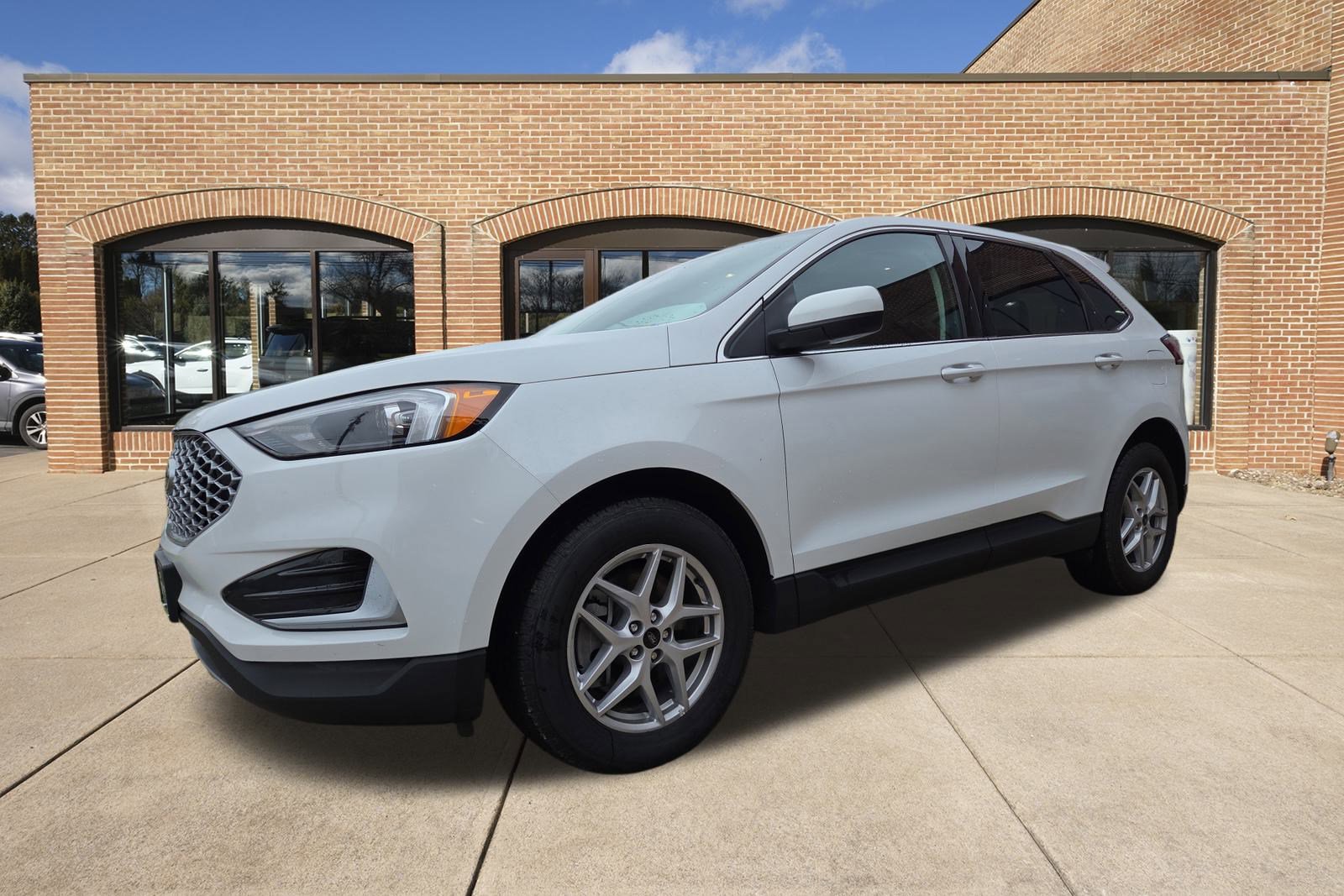 Used 2024 Ford Edge SEL image 8
