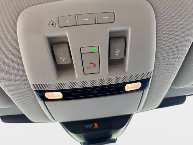 Used 2024 Nissan Ariya AWD image 23