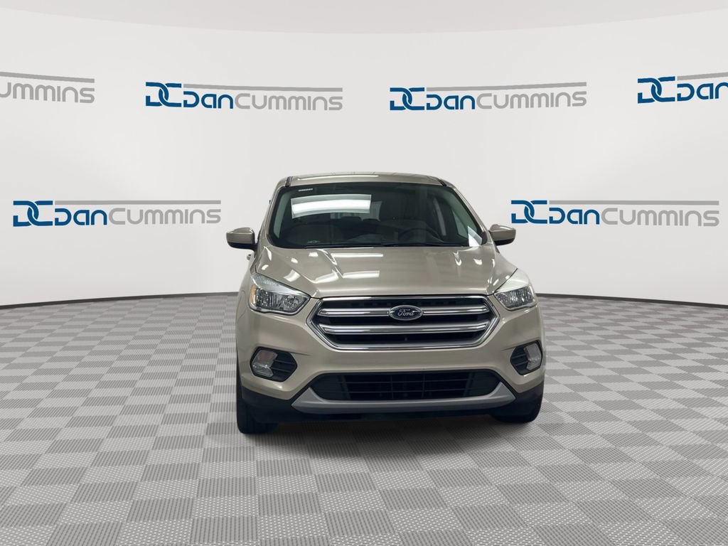 Used 2017 Ford Escape SE FWD image 3
