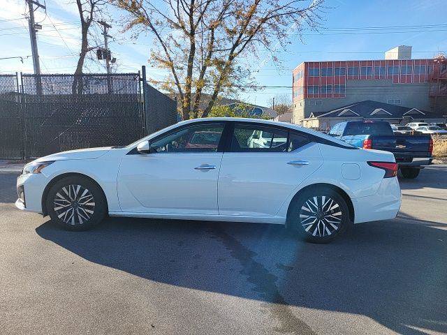 Used 2023 Nissan Altima 2.5 SV image 6