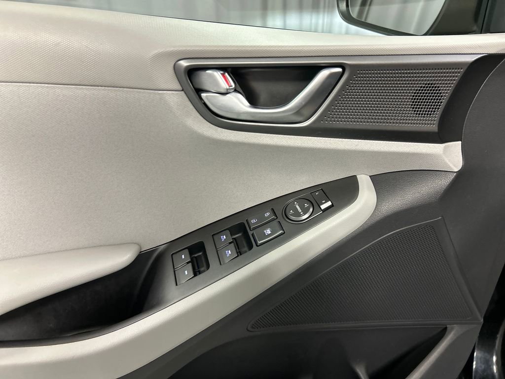 Used 2020 Hyundai Ioniq SEL image 12