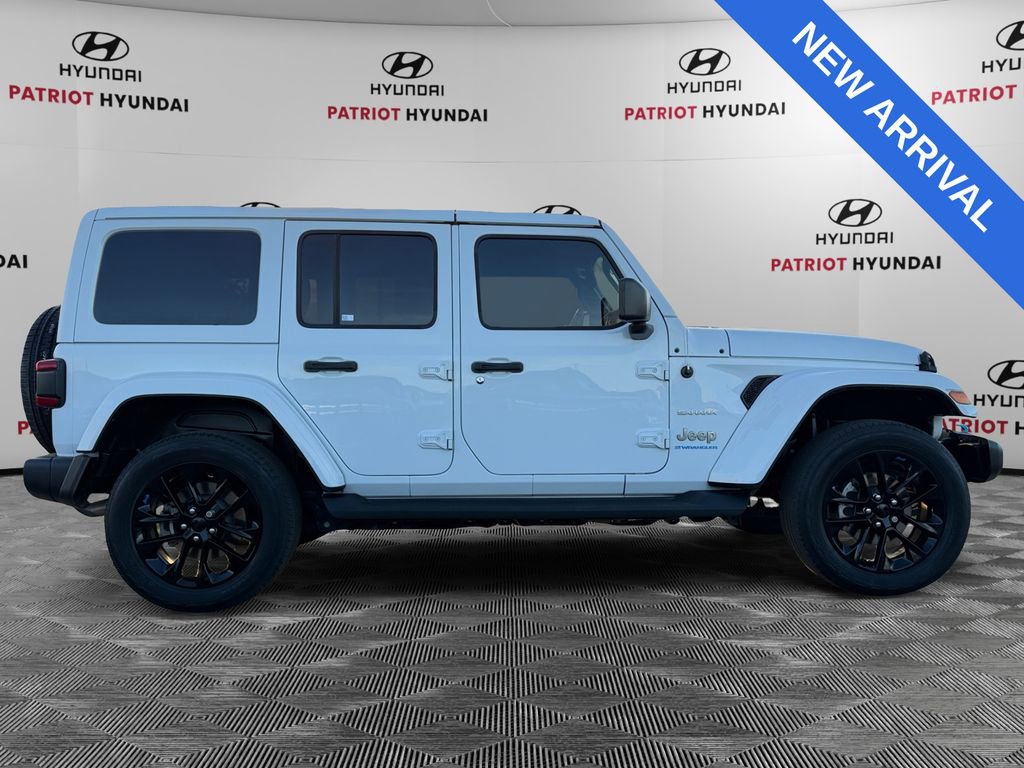 Used 2023 Jeep Wrangler Unlimited Sahara w/ Cold Weather Group AWD/4WD image 2