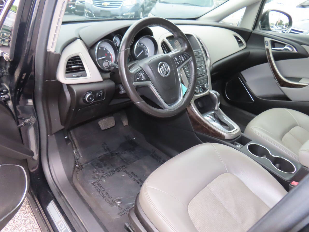 Used 2013 Buick Verano FWD image 11