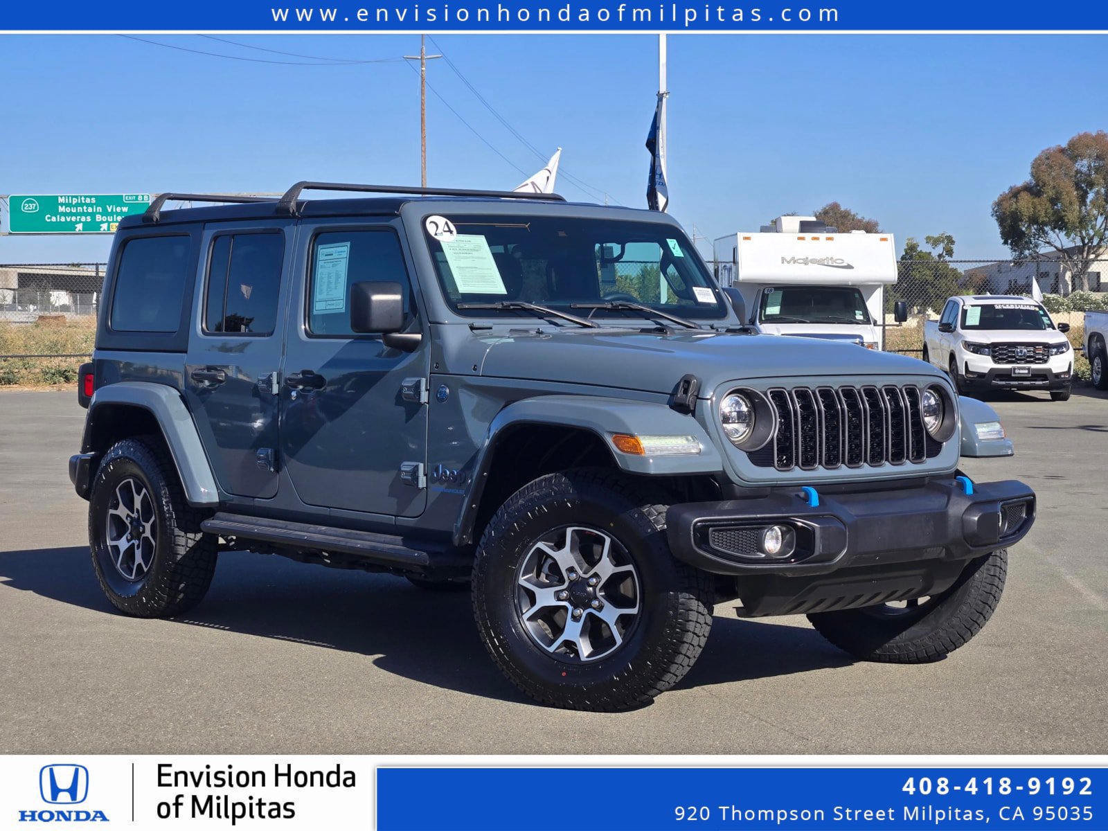 Used 2024 Jeep Wrangler Unlimited AWD/4WD image 1