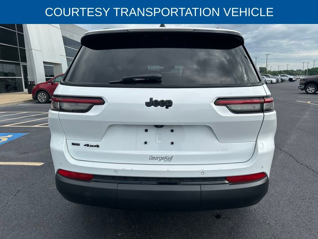 Used 2023 Jeep Grand Cherokee L Laredo image 24