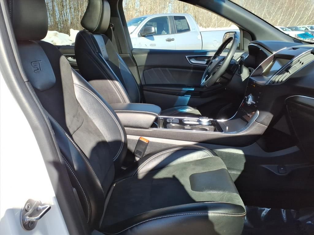 Used 2020 Ford Edge ST w/ Cold Weather Package image 7