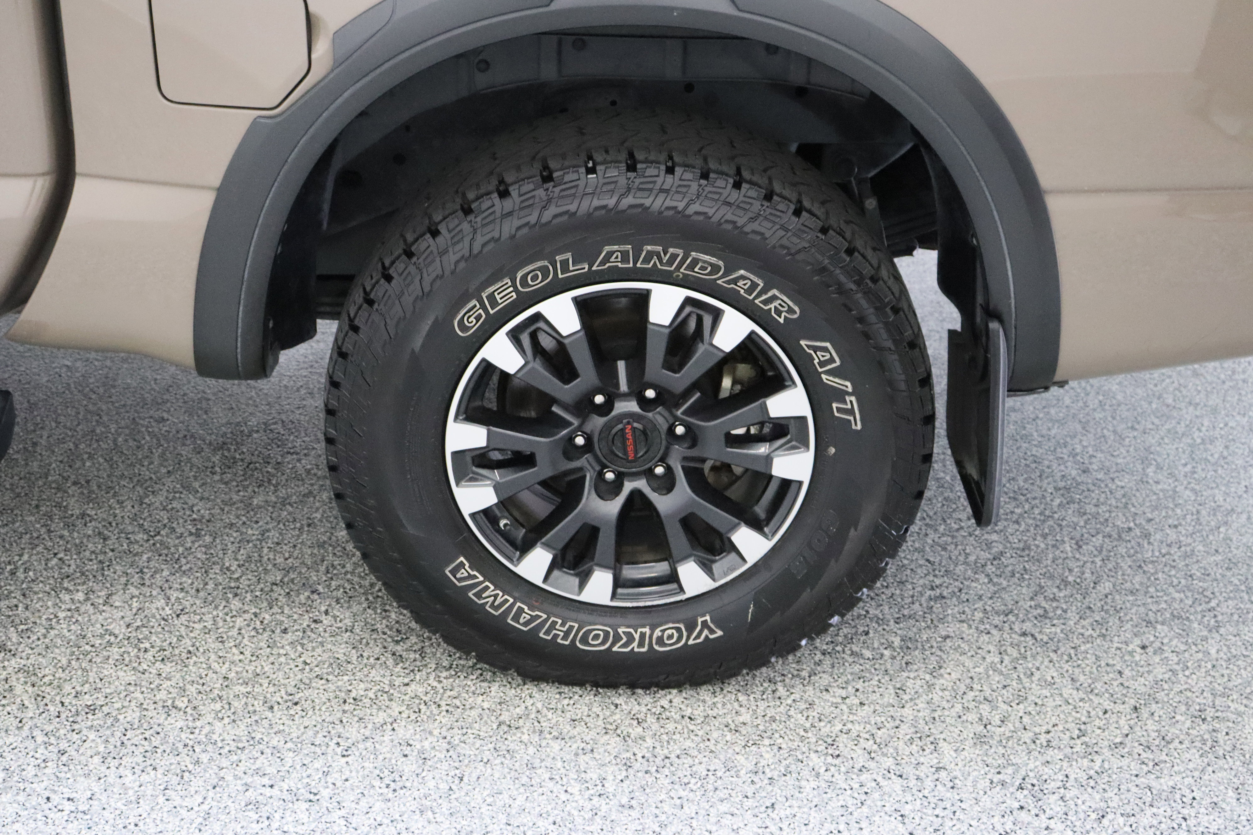 Used 2022 Nissan Titan PRO-4X w/ Pro-4x Convenience Package image 10