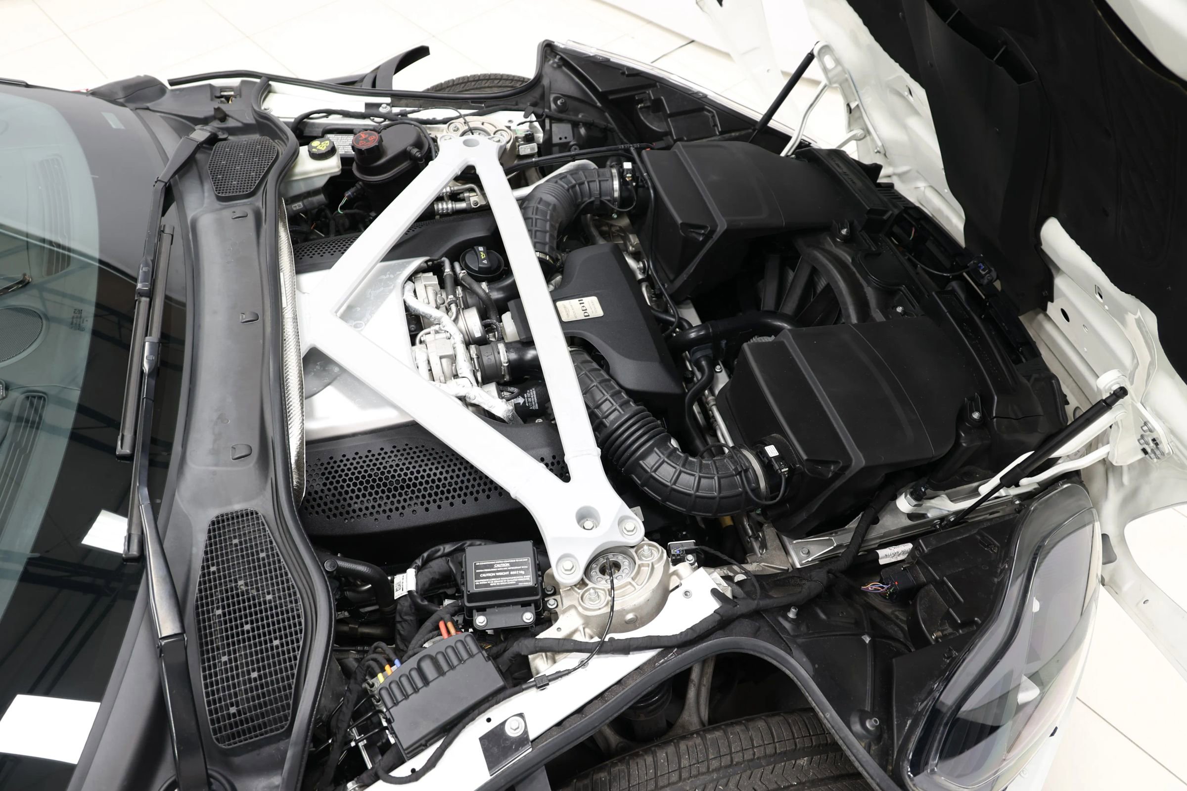 Used 2018 Aston Martin DB11 Coupe image 82