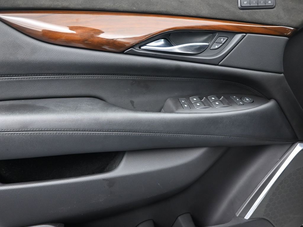 Used 2019 Cadillac Escalade Luxury RWD image 12