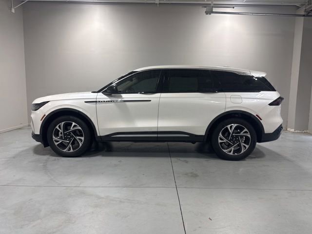 Used 2025 Lincoln Nautilus Premier AWD/4WD image 10