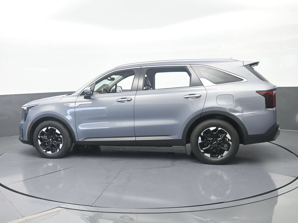 Used 2024 Kia Sorento S FWD image 3