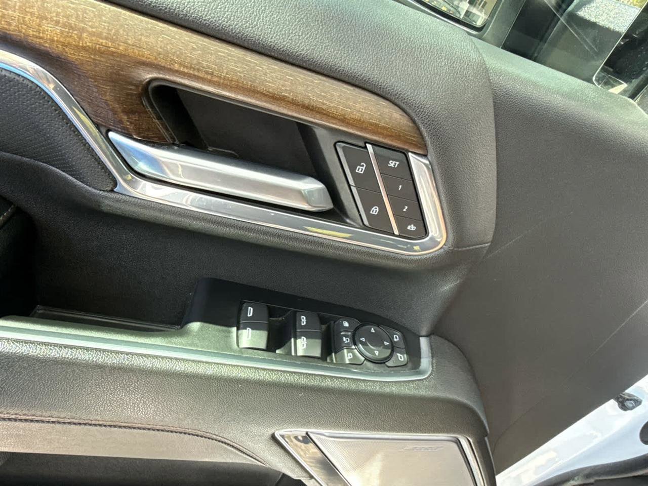 Used 2024 Chevrolet Silverado 2500 High Country w/ High Country Premium Package image 19