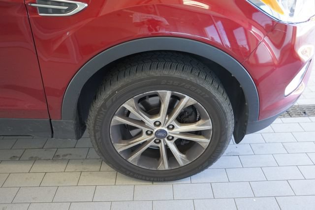 Used 2018 Ford Escape SE w/ SE Sync 3 Package AWD/4WD image 15