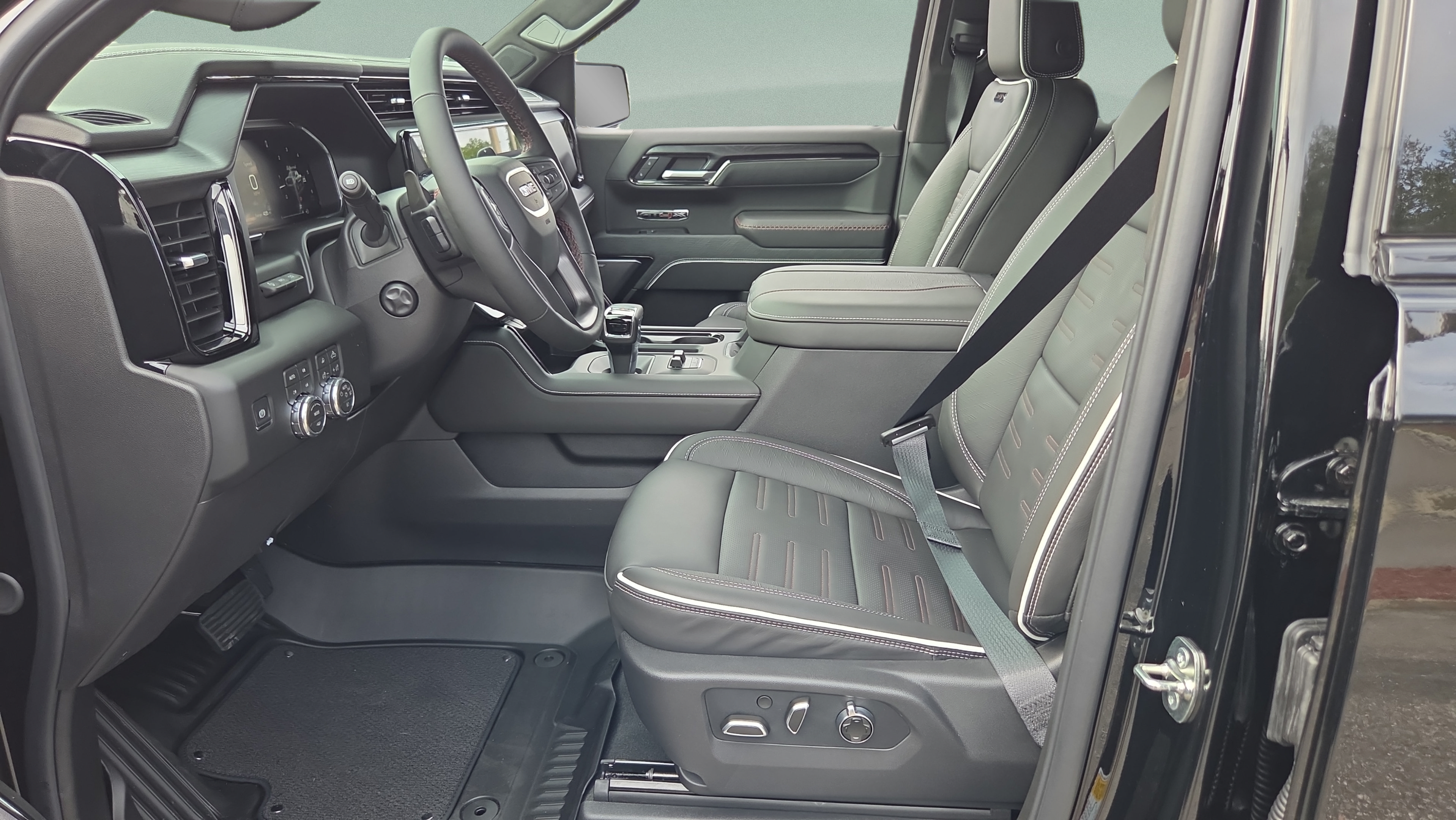 New 2026 GMC Sierra 1500 AT4X AWD/4WD image 9