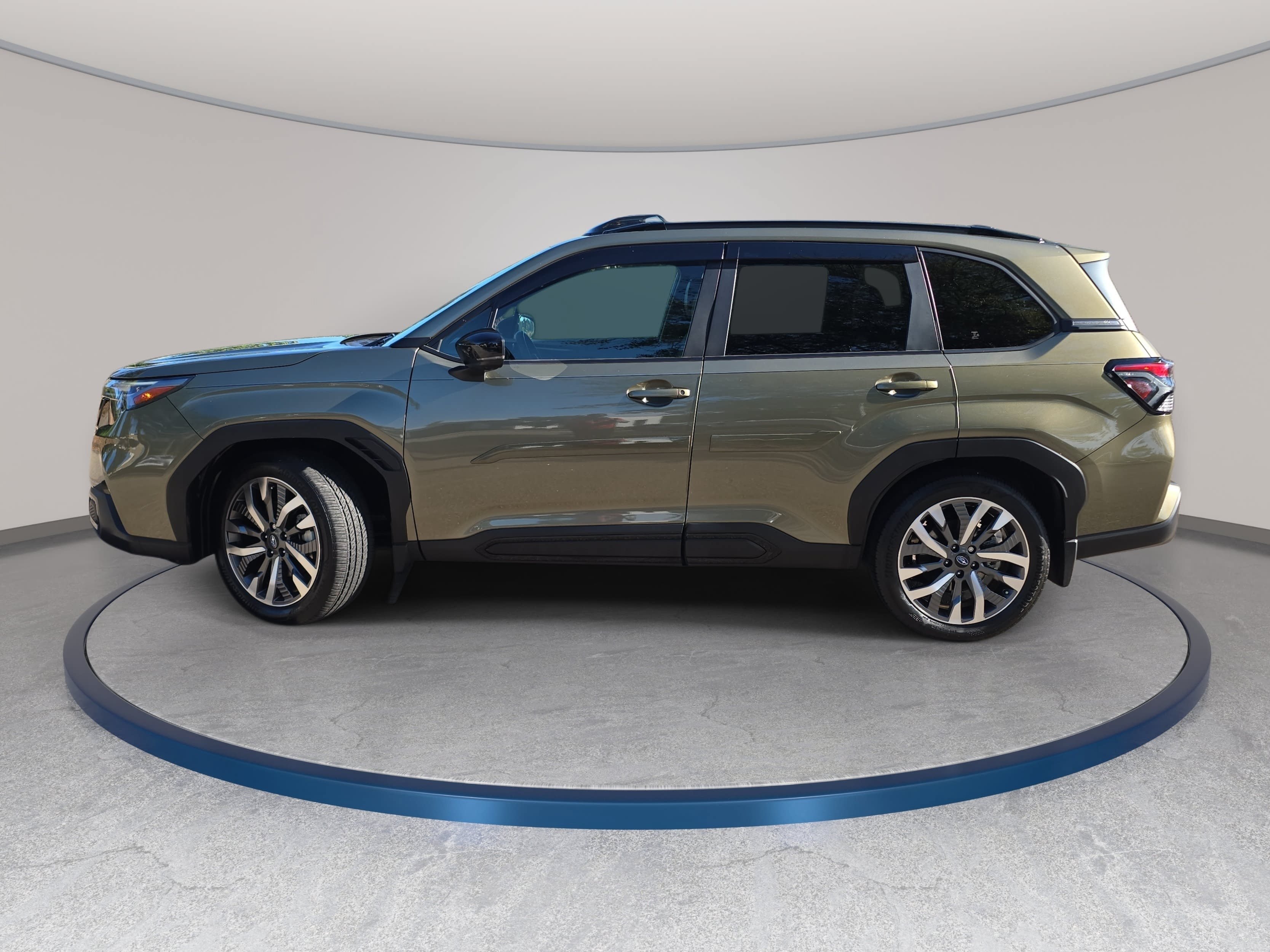 Used 2025 Subaru Forester Touring AWD/4WD image 8