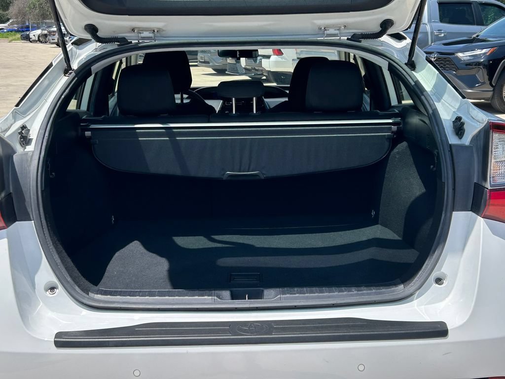 Used 2020 Toyota Prius LE FWD image 14
