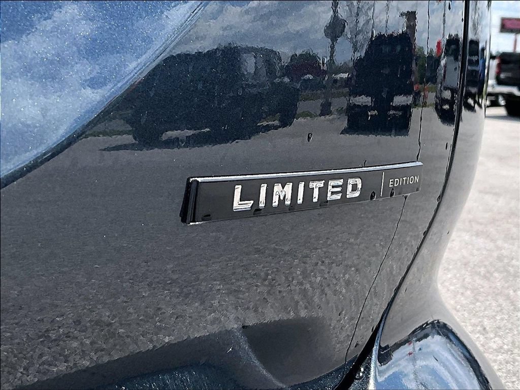 New 2026 Mitsubishi Outlander LE FWD image 9