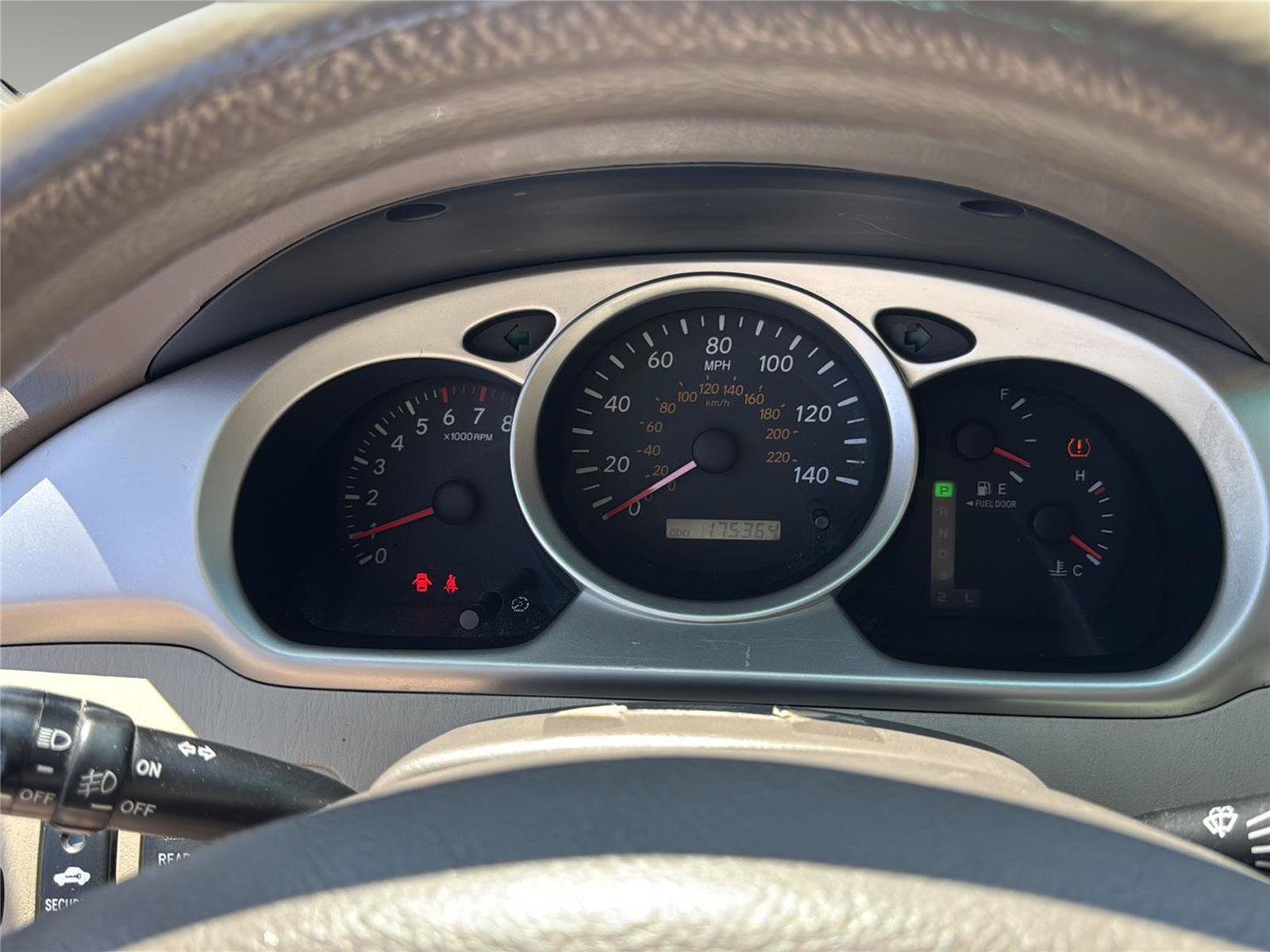 Used 2004 Toyota Highlander 2WD V6 image 11