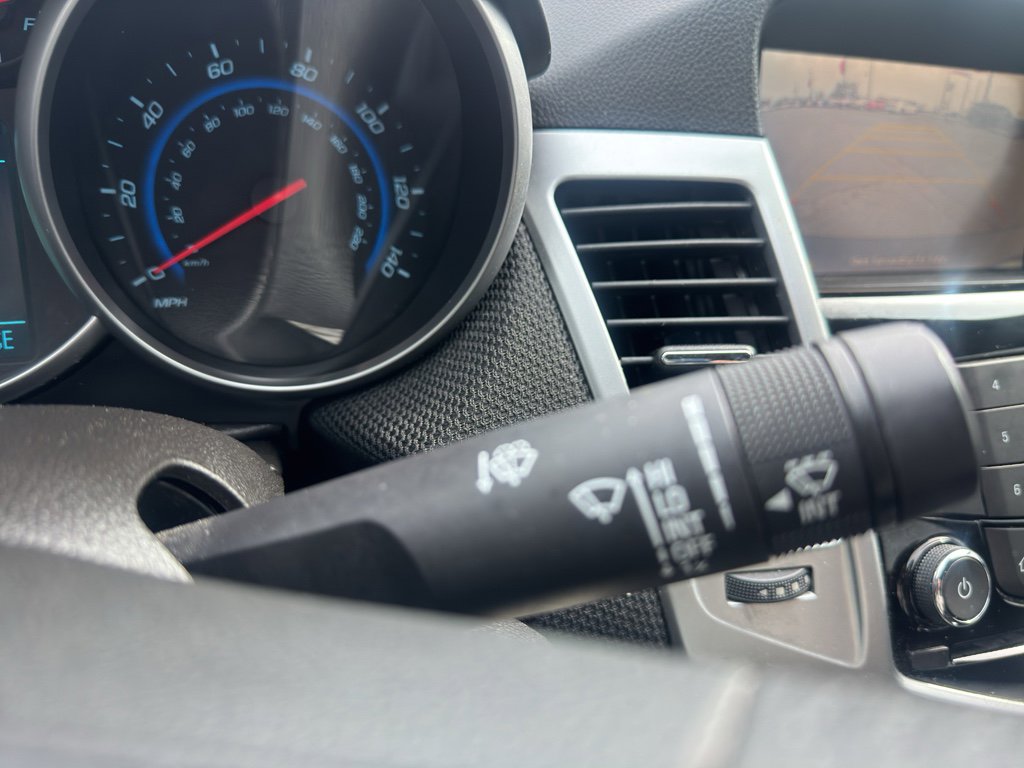 Used 2015 Chevrolet Cruze LT w/ Technology Package image 27