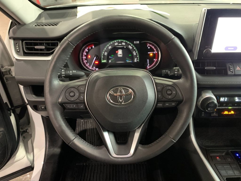 Used 2023 Toyota RAV4 XLE Premium image 27