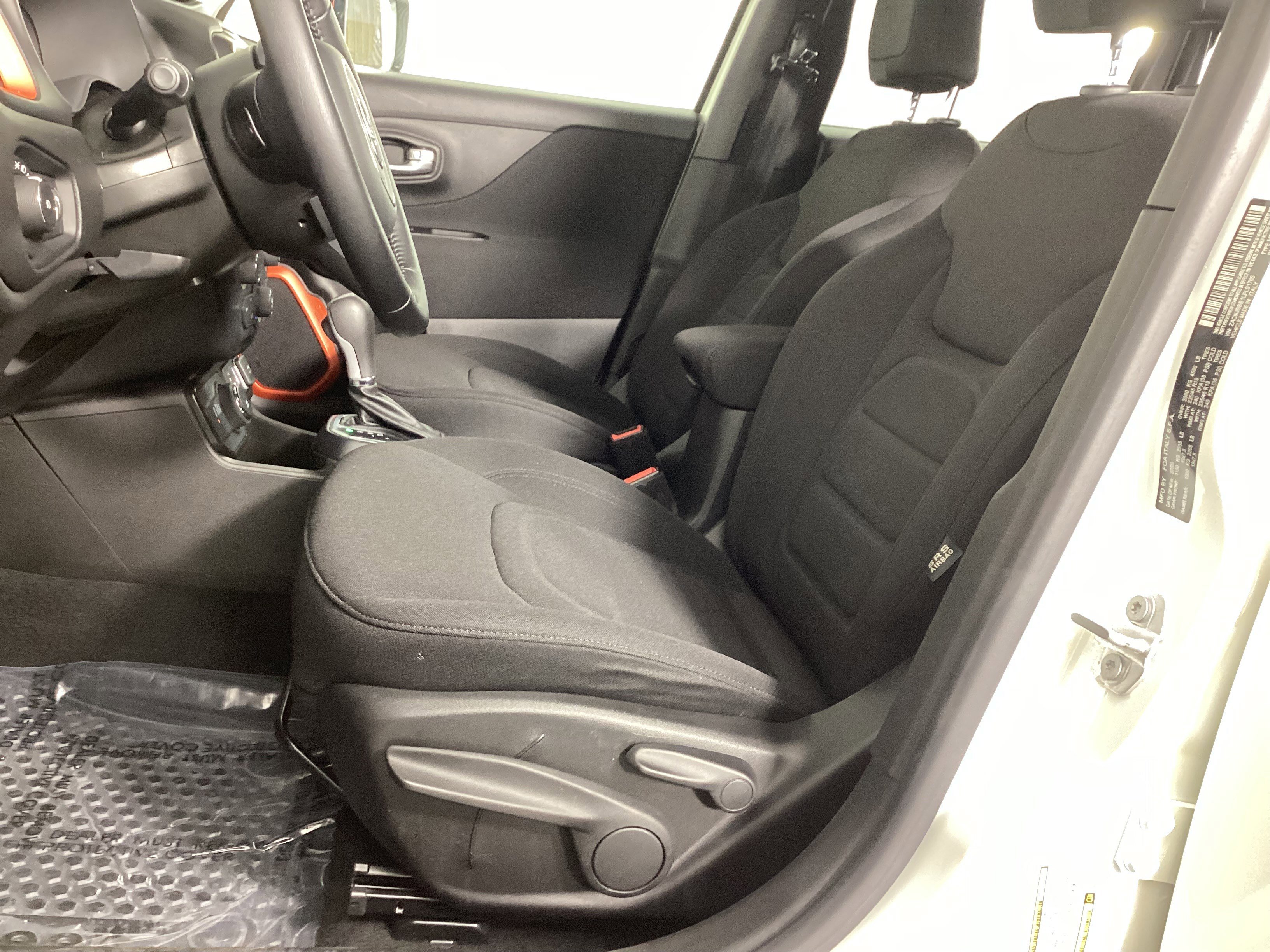 Used 2020 Jeep Renegade Latitude image 30