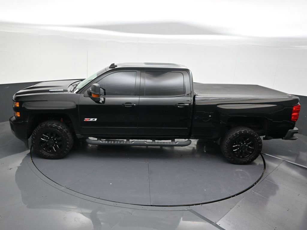 Used 2017 Chevrolet Silverado 2500 LT w/ Midnight Edition AWD/4WD image 18