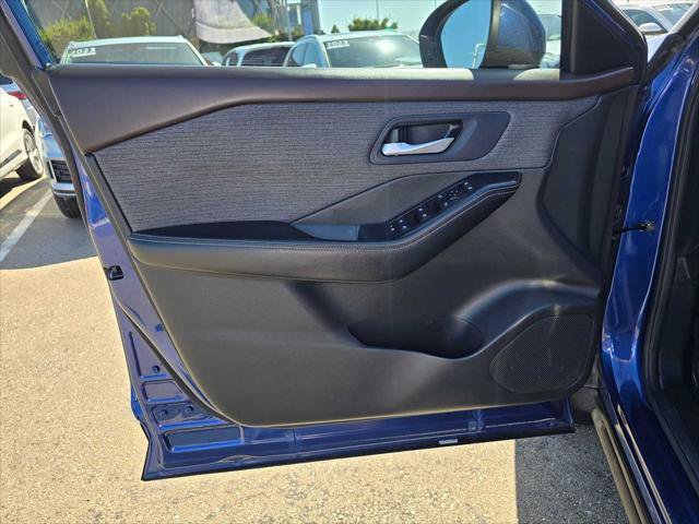 Used 2023 Nissan Rogue SV FWD image 19