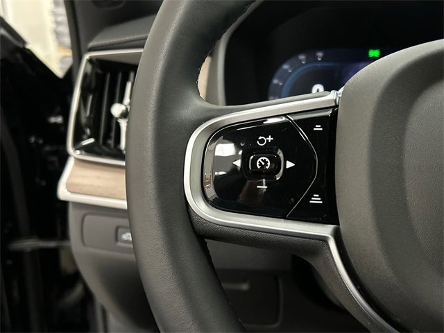 Certified 2025 Volvo XC90 B6 Plus image 13