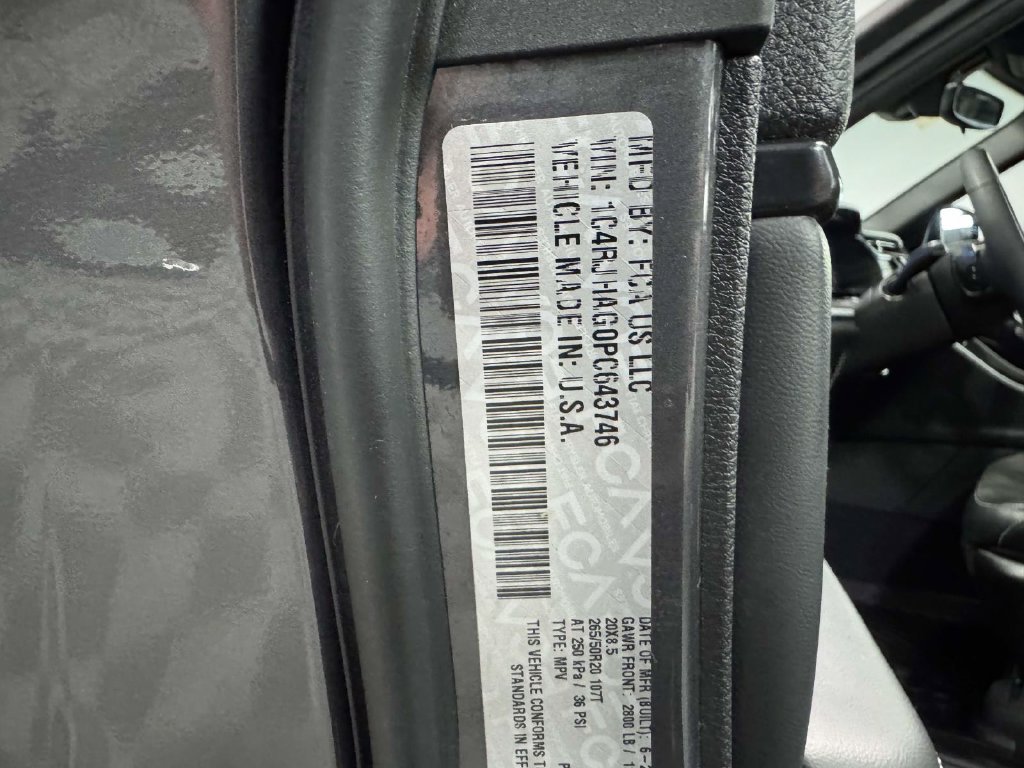 Used 2023 Jeep Grand Cherokee Altitude AWD/4WD image 32