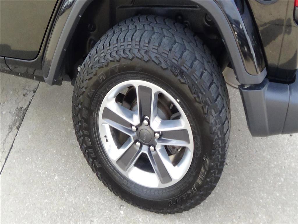 Used 2021 Jeep Wrangler Unlimited Sahara image 9