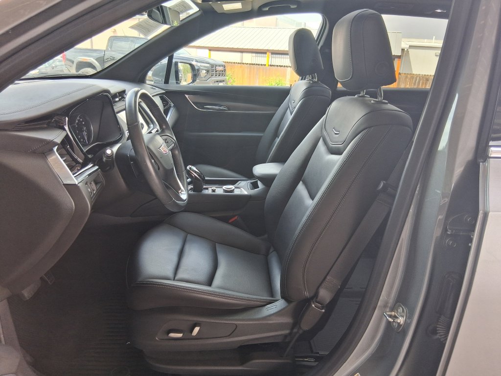 Certified 2024 Cadillac XT6 Luxury w/ LPO, Floor Liner Package FWD image 18