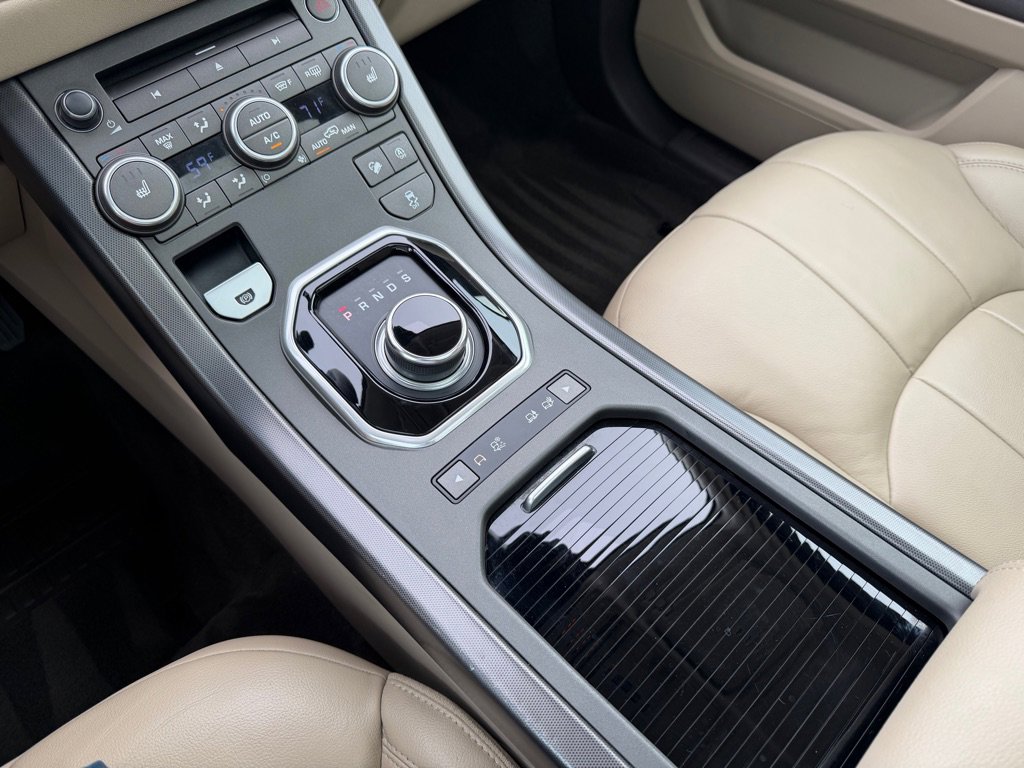 Used 2019 Land Rover Range Rover Evoque SE AWD/4WD image 19