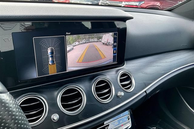 Used 2017 Mercedes-Benz E 300 4MATIC image 23