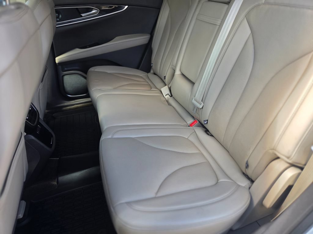 Used 2022 Lincoln Nautilus Reserve w/ Luxury Package FWD image 15