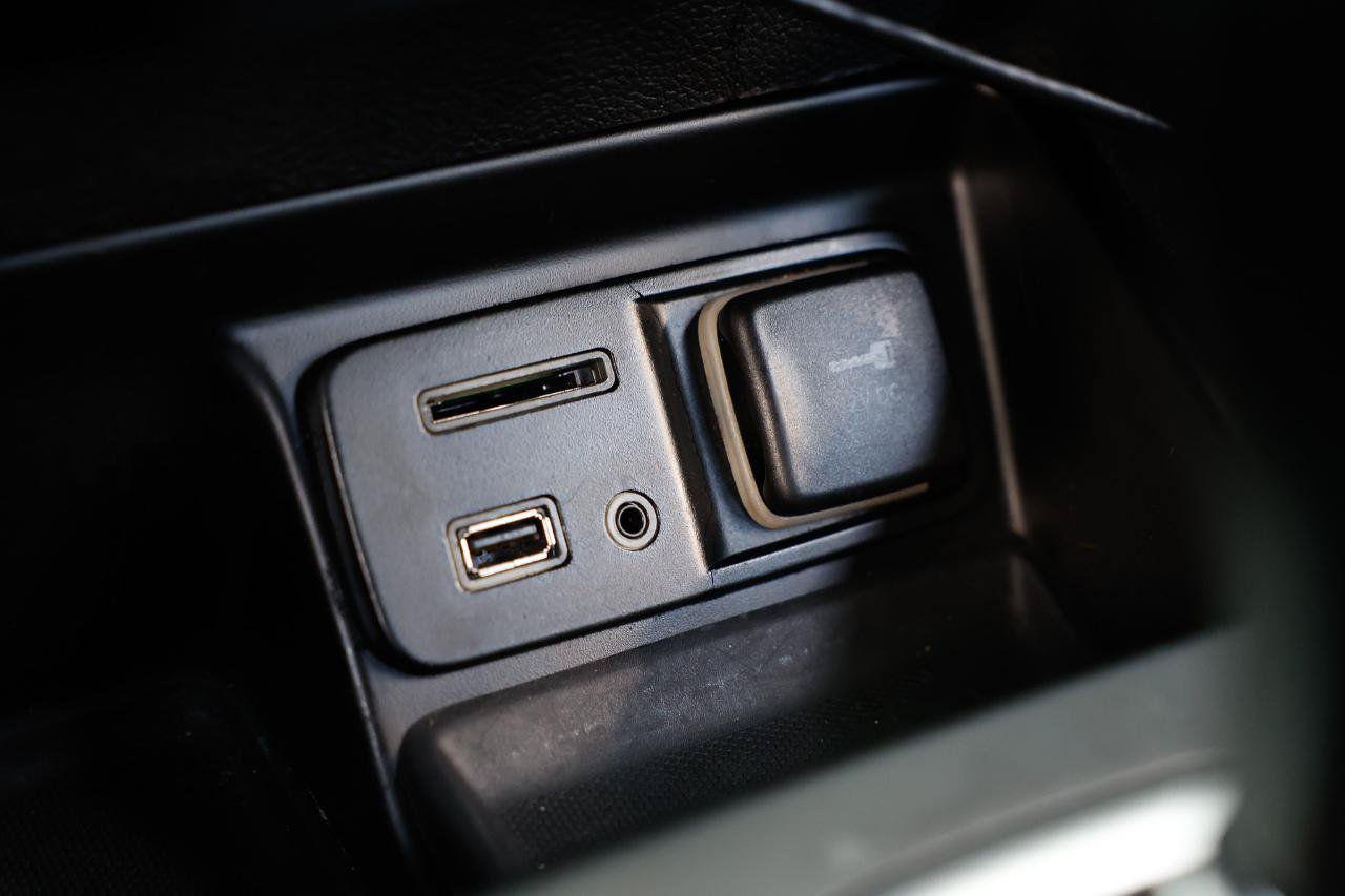 Used 2014 Jeep Cherokee Sport FWD image 38