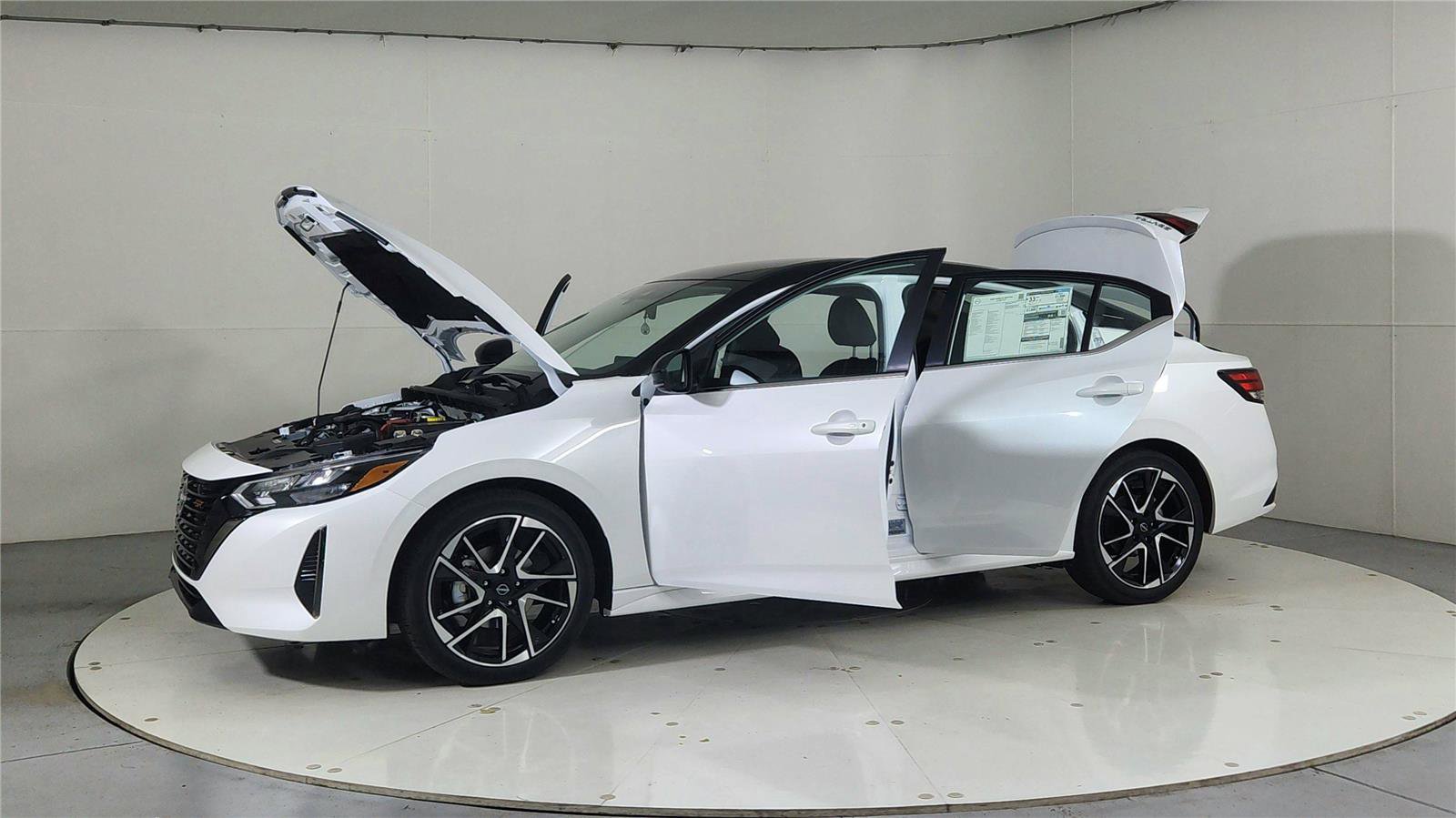 New 2025 Nissan Sentra SR image 10