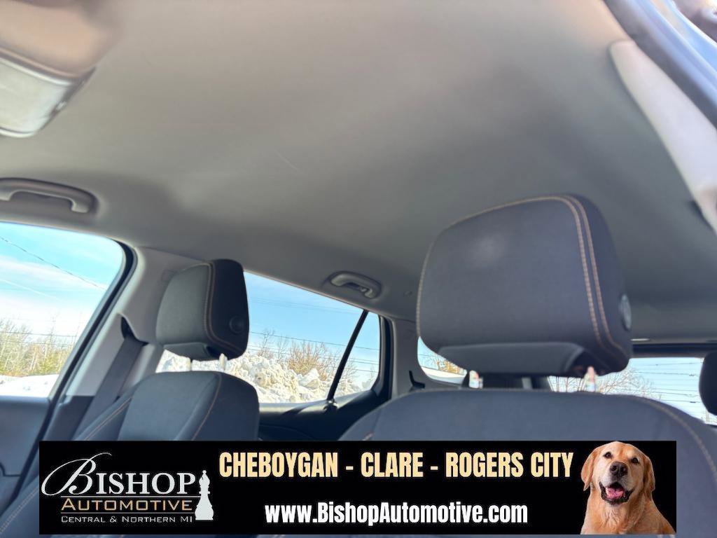Used 2021 GMC Terrain SLE image 33