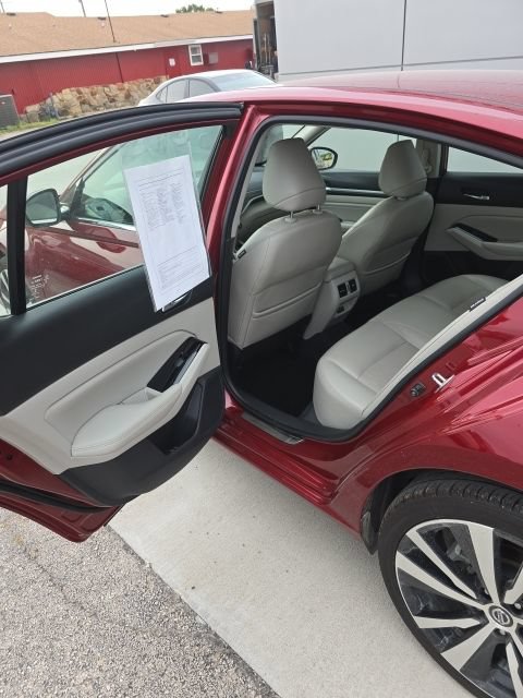 Used 2021 Nissan Altima 2.5 Platinum AWD/4WD image 23