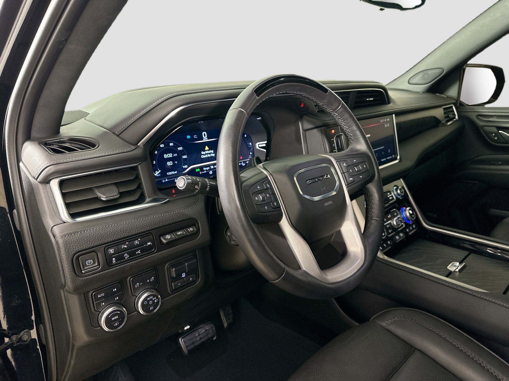 Used 2024 GMC Yukon Denali w/ Denali Reserve Package image 10