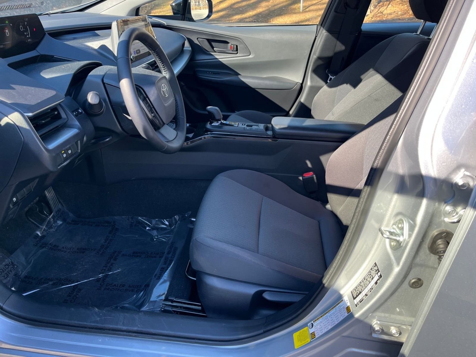 Used 2025 Toyota Prius LE image 21